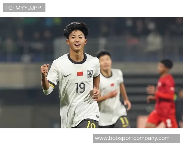 国少半场狂扫对手20脚射门6球零射门展现绝对实力